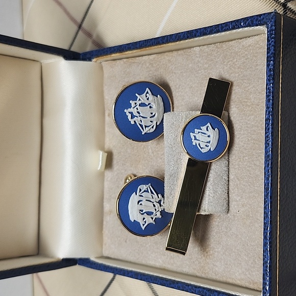 Wedgwood cufflink sets England 1759 - Picture 2 of 14